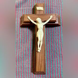 Vintage Wood & Resin INRI Crucifix Jesus Wall Hanging 13”